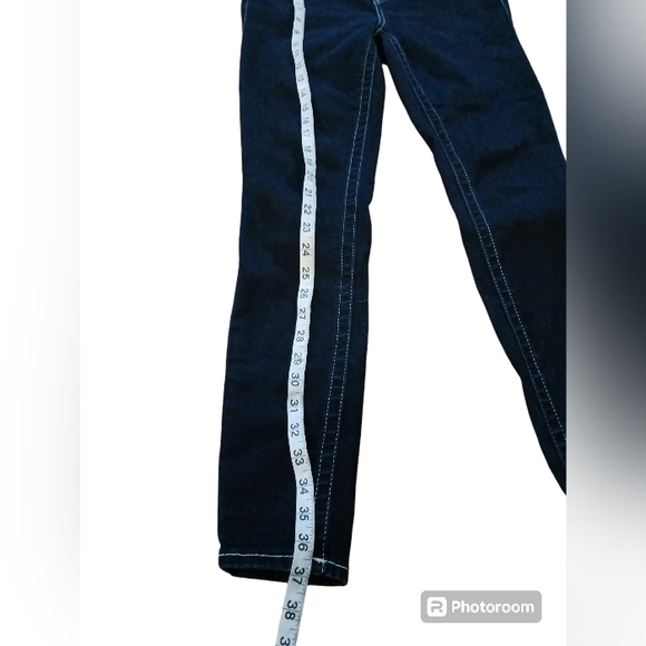 True Religion Halle mid rise super skinny jeans.  Size 28. - Picture 8 of 12